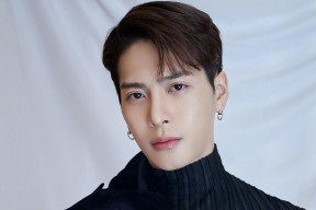 华体会-绿茵场与硬木地板的交响，一场跨越时空的压力爆发