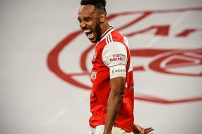 华体会-阿森纳翻盘荷兰，乔瓦尼·雷纳三分雨点燃全场