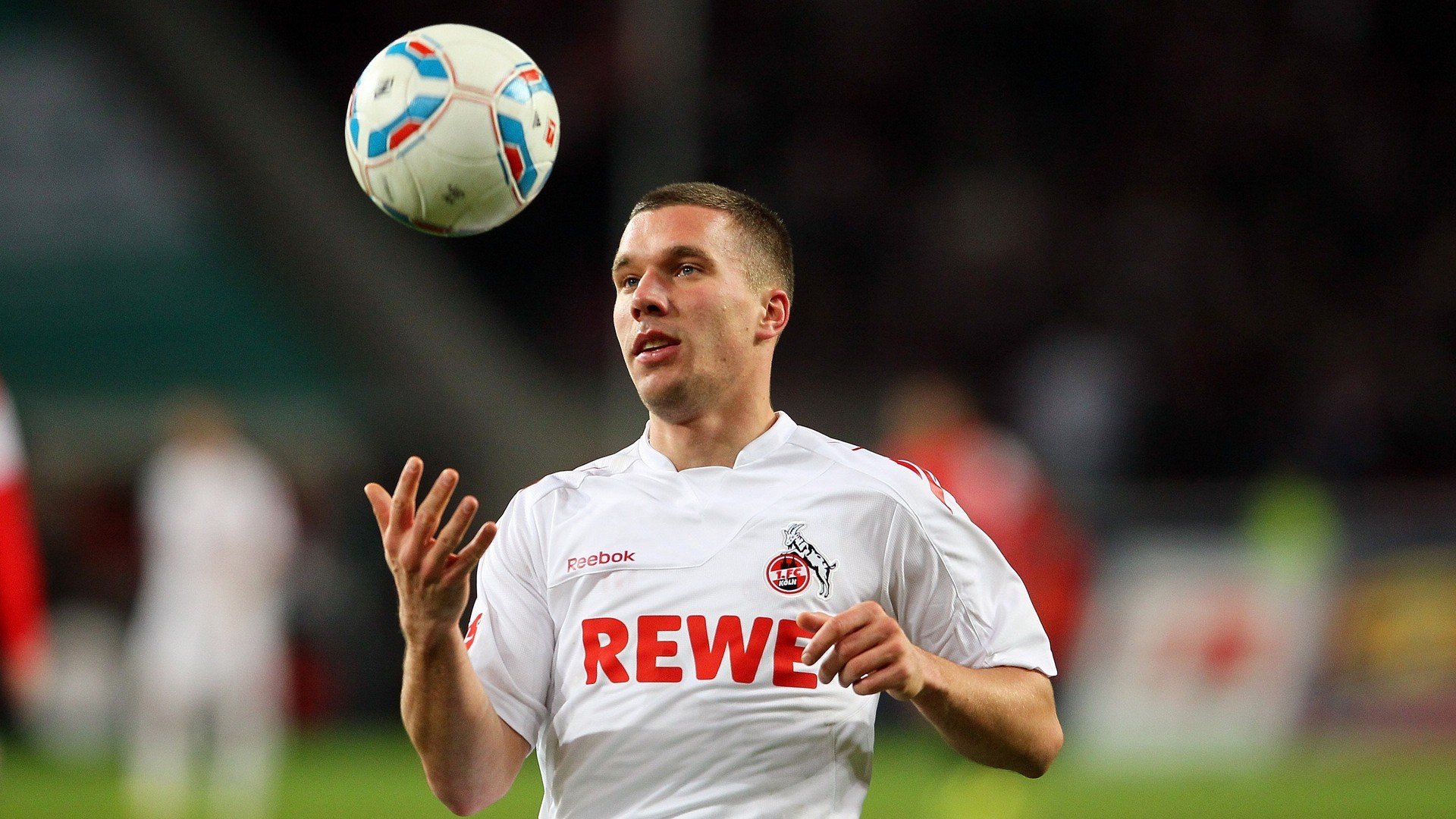 华体会网址-双线焦点，意甲巅峰对决与火箭突围猛龙的体育交响曲  第2张