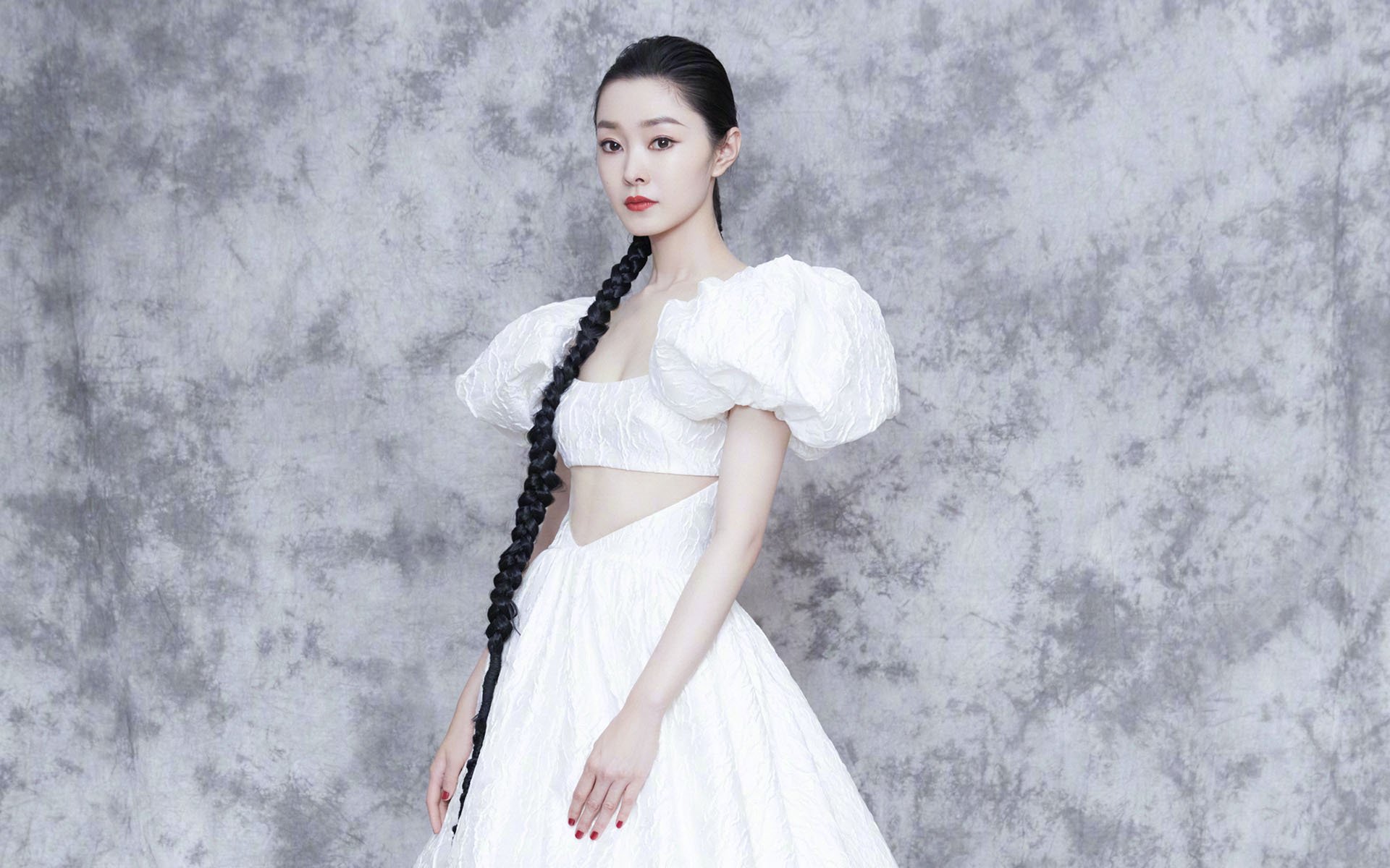 华体会官网-孤星证道，群鹰掠城，当个人英雄主义遇上终极团队答案  第2张